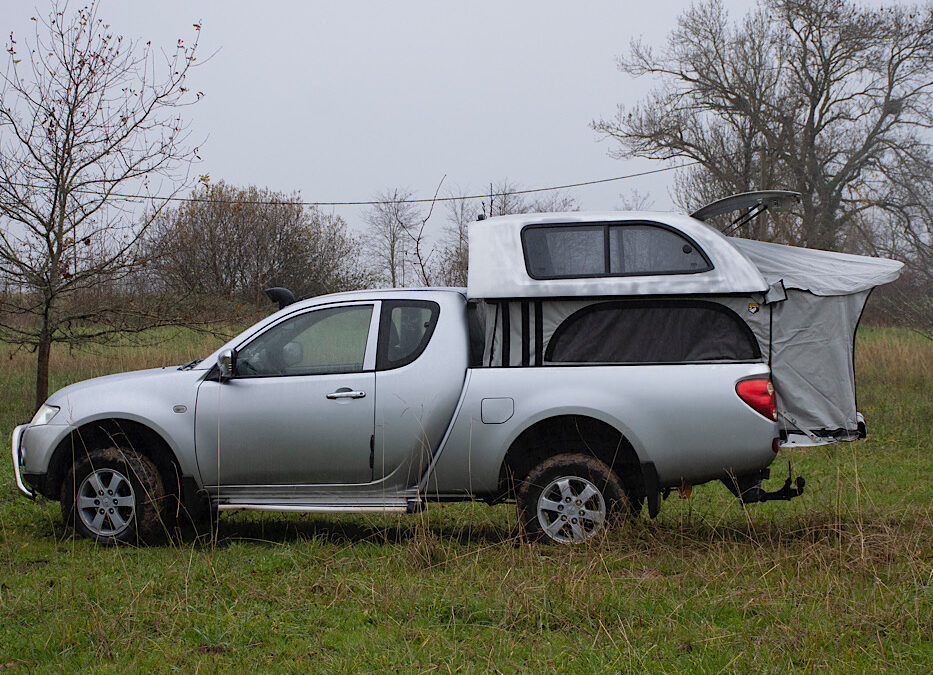 Équipement d&rsquo;un Weekender Camper Package sur Pick Up Mitsubishi L200 Club Cab