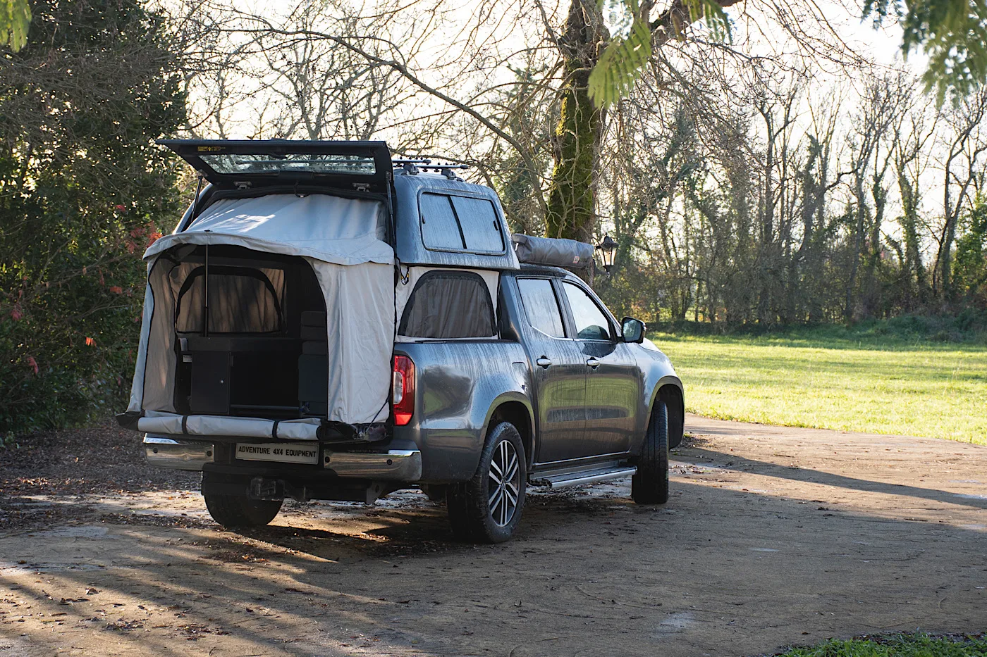 Aménagement complet et Kit Weekender Camper Package sur Pick Up Mercedes Classe X