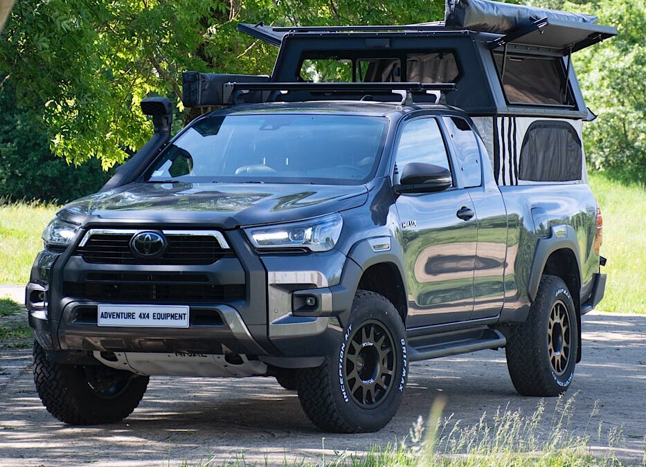 Aménagement complet et Kit Weekender Camper Package sur Pick-Up Toyota Hilux Xtra Cabine