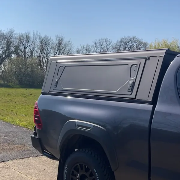 Hard top Alu Cab contour next génération extra cabine aluminium noir sans vitres latérales pour hilux revo