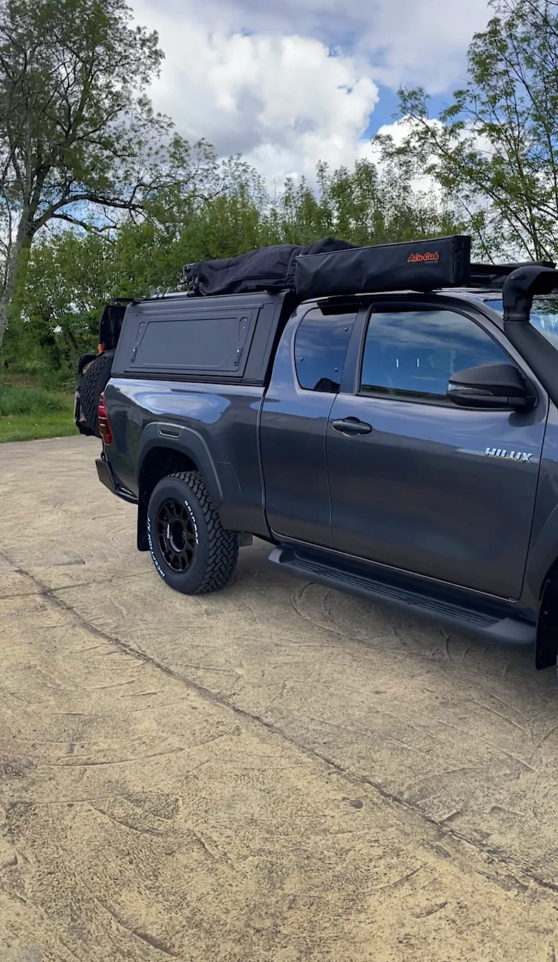 Hard top Alu Cab contour next génération extra cabine aluminium noir sans vitres latérales pour hilux revo – Image 3