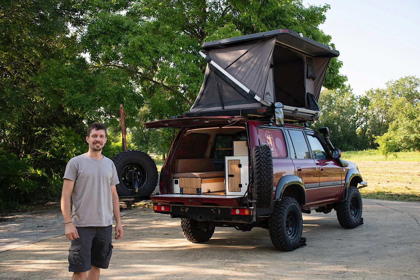 Découvrez nos vidéos YouTube dédiées à l’aménagement de 4×4 et de pick-up